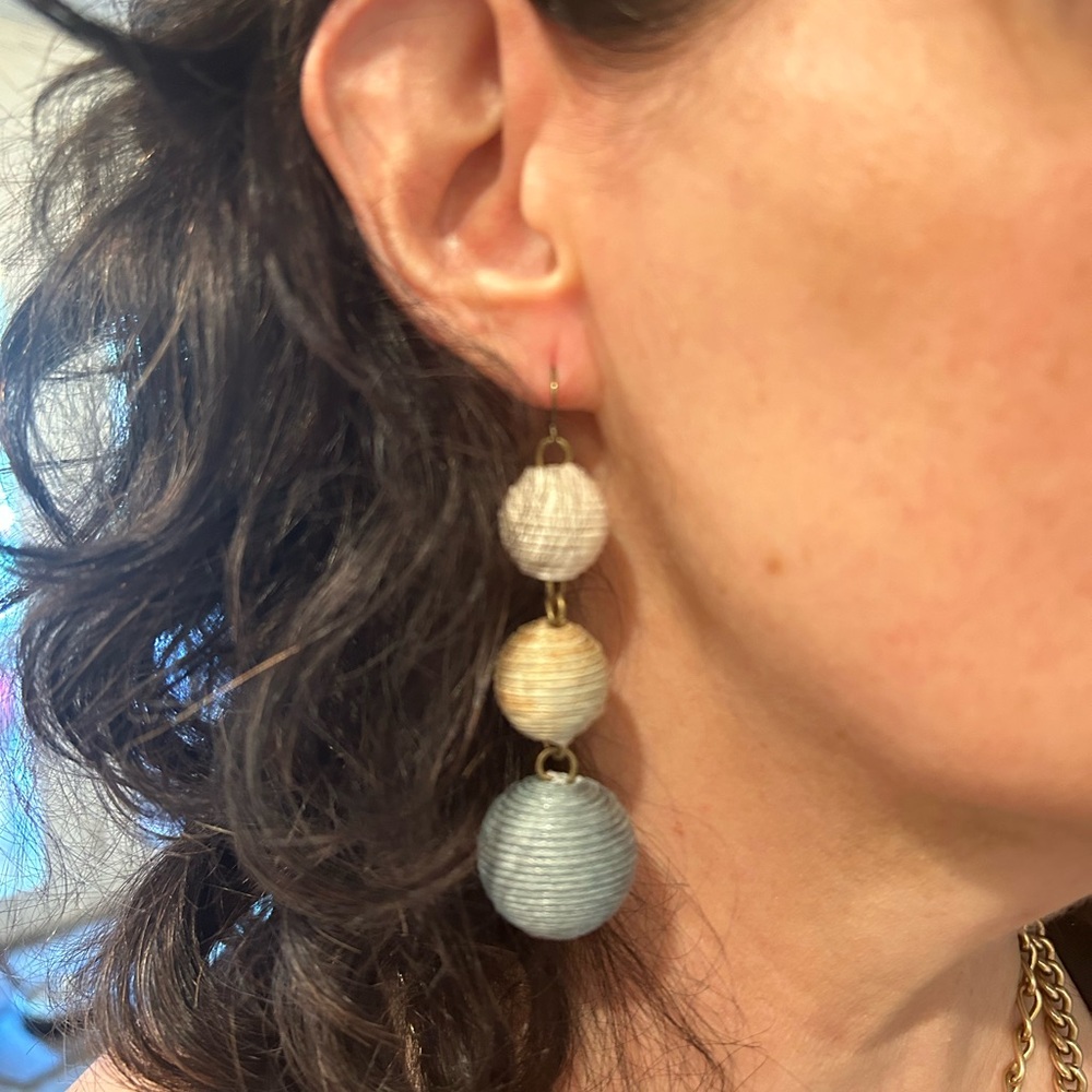 Raffia earrings in light blue ombré #RebeccadeRavenel